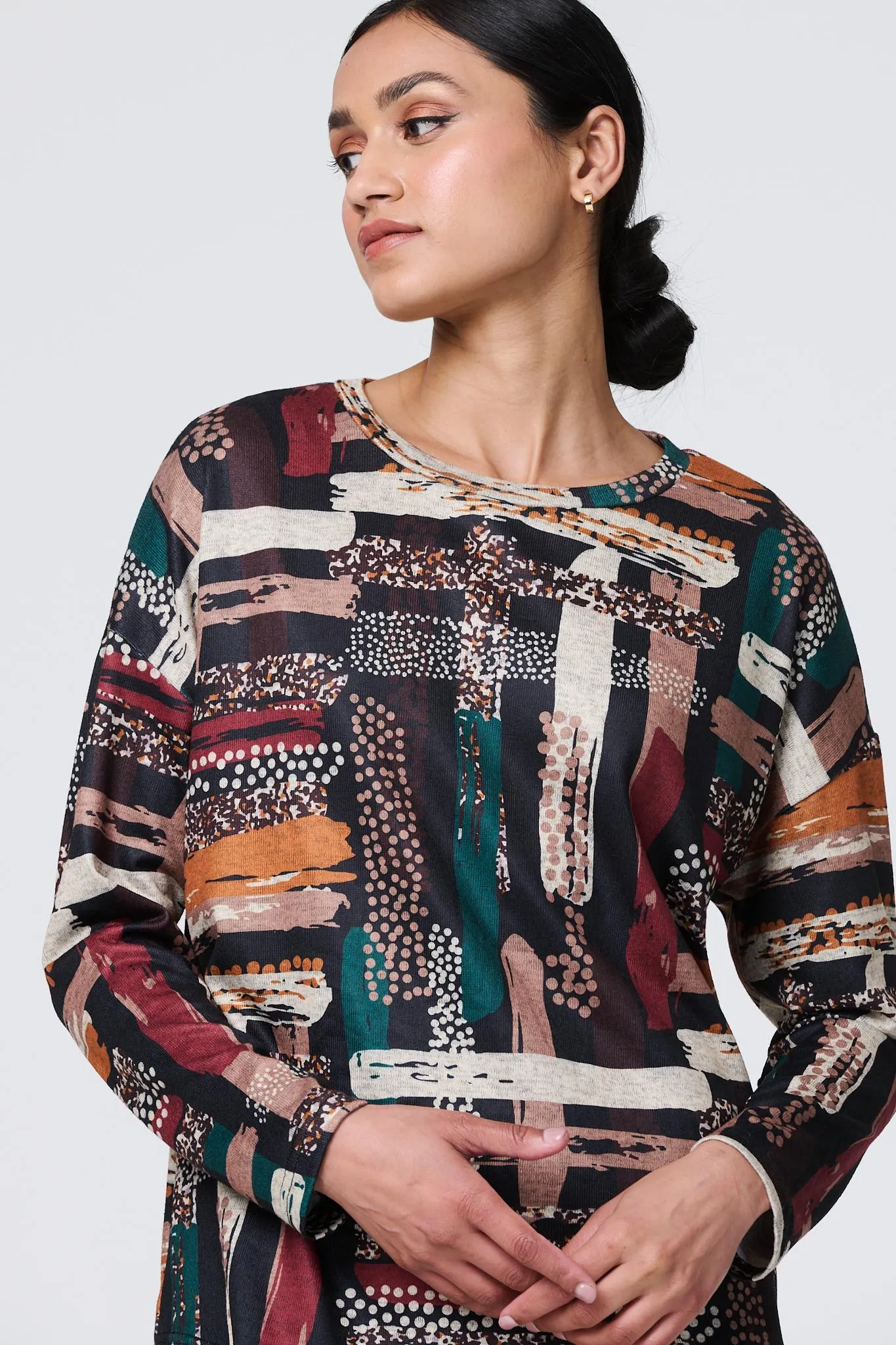 Brushstroke Print Curved Hem Long Sleeve Top