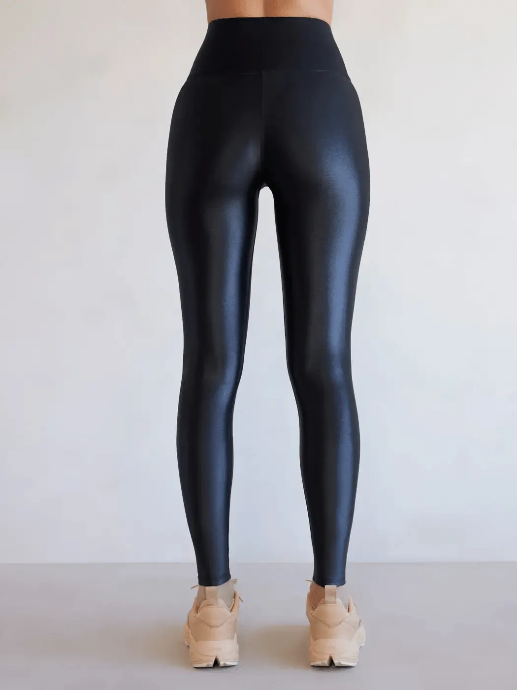 Carbon38 High Rise Full-length Legging in Takara Shine - Black