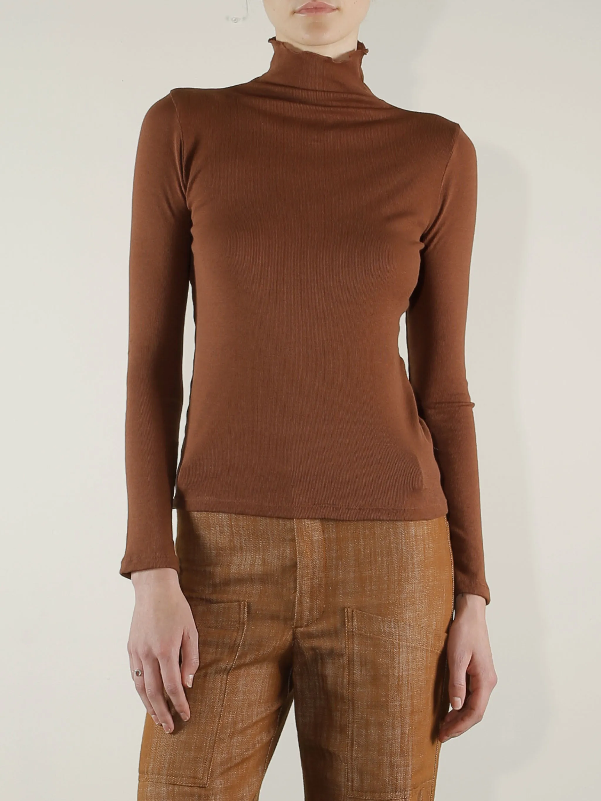 Cleo Turtleneck in Lightweight Rib - Umber