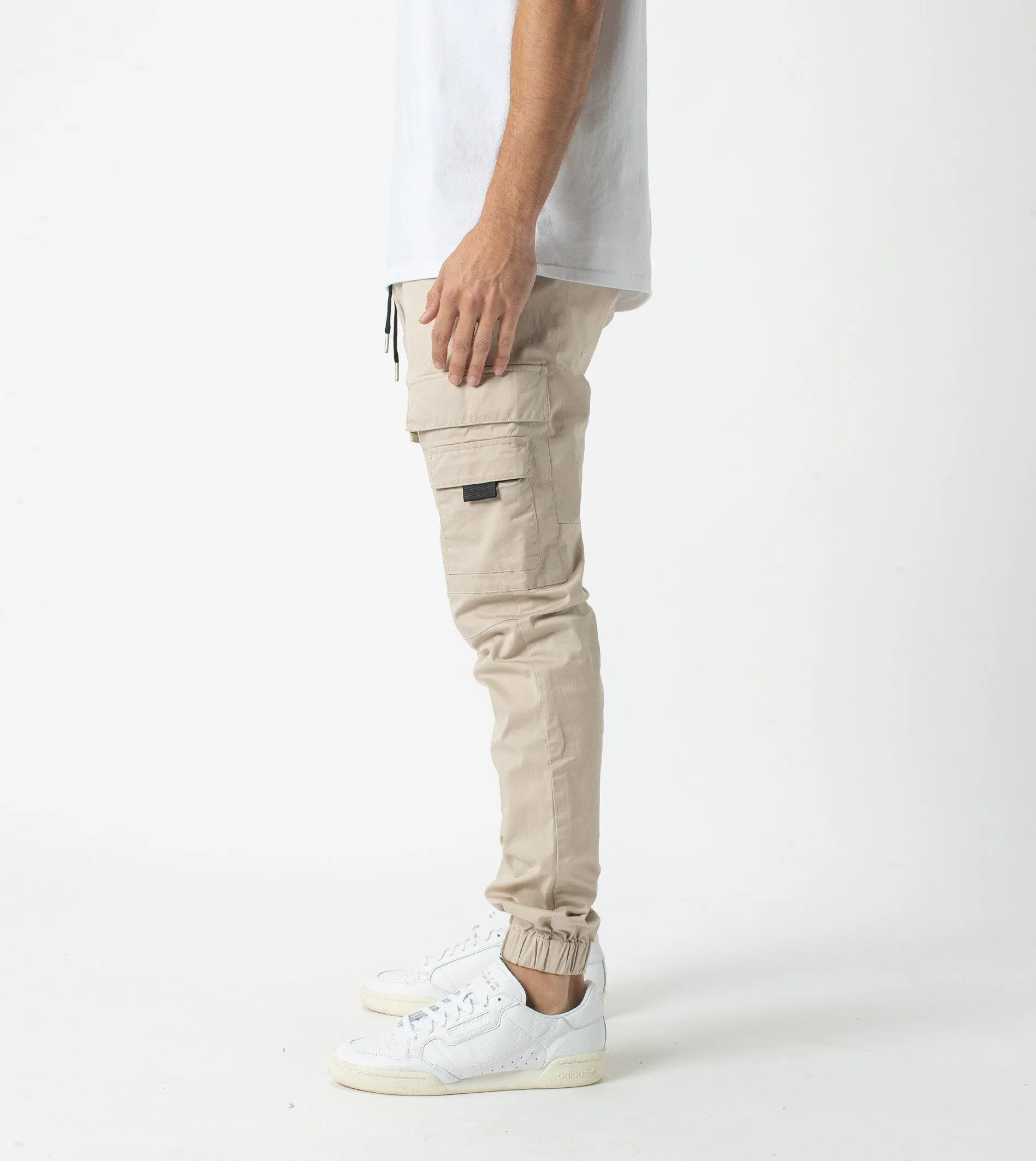 Sureshot Lightweight Cargo Jogger Oat