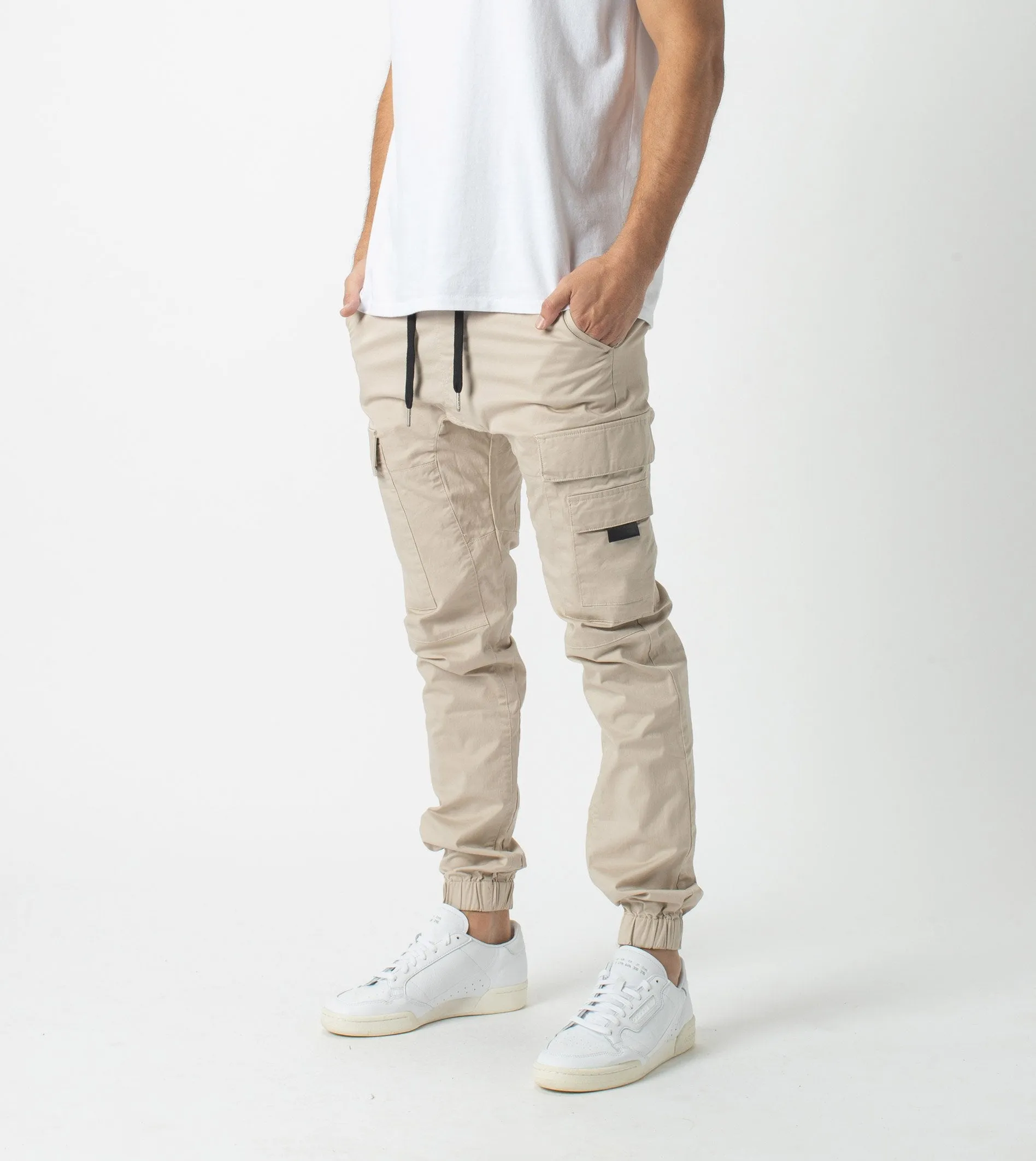 Sureshot Lightweight Cargo Jogger Oat